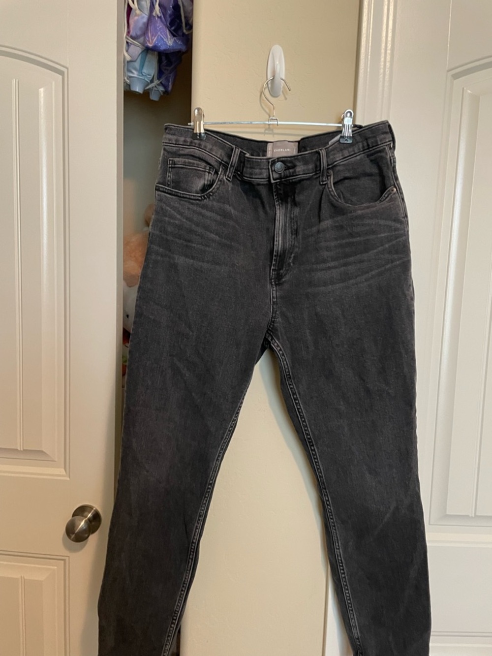 Everlane Women's Black Washed Ankle Crop Jeans